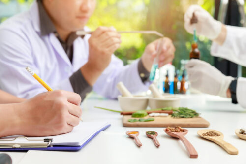 Penelitian Studi Kasus Herbal dan Kimia dalam Pengobatan