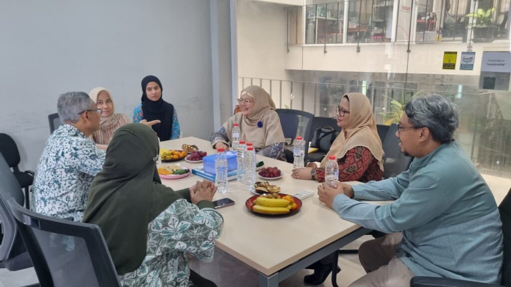 Meeting bersama Prof Heny ITB dan Prof Mega IPB dikantor Herbaltama